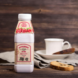 Йогурт с малиной