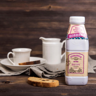 Йогурт с черникой