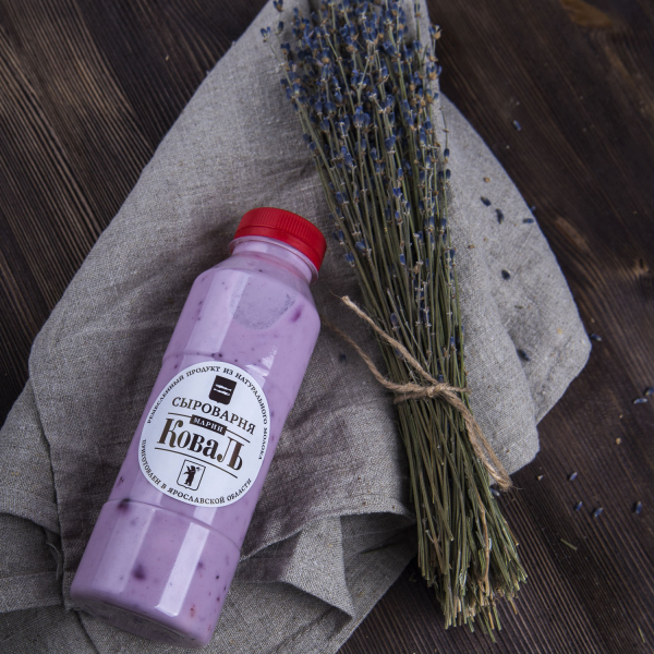 Йогурт питьевой с черникой