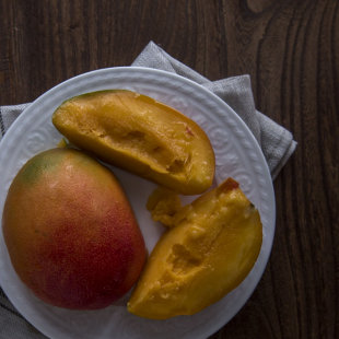 Манго Перу, собрано зрелым
