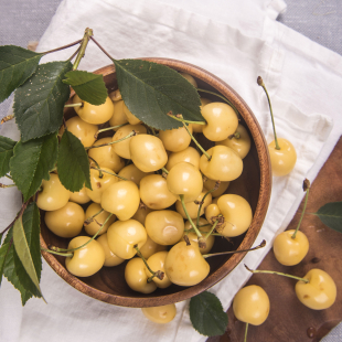 Черешня узбекская желтая