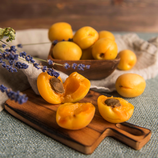 Абрикосы дикие