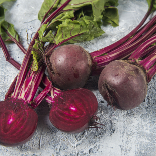 Свекла с ботвой
