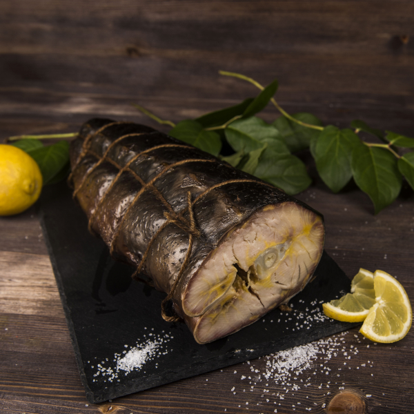 Осетр варено-копченный