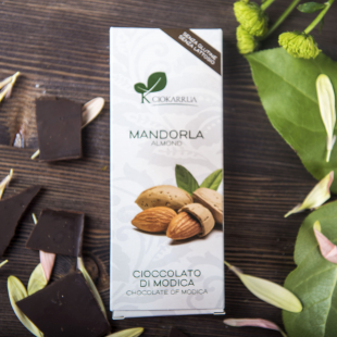 Шоколад с миндалем